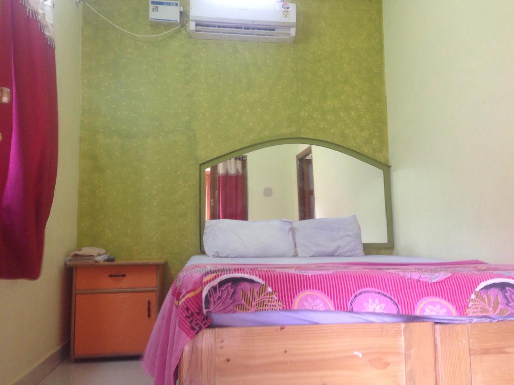 Thilak Home Stay Хампи Экстерьер фото