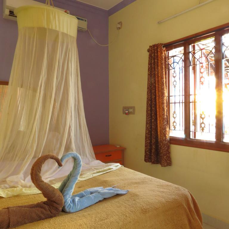 Thilak Home Stay Хампи Экстерьер фото